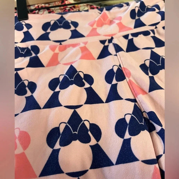 LULAROE Minnie Mouseβ Leggings 2 for $22 βοΈ - Picture 3 of 5